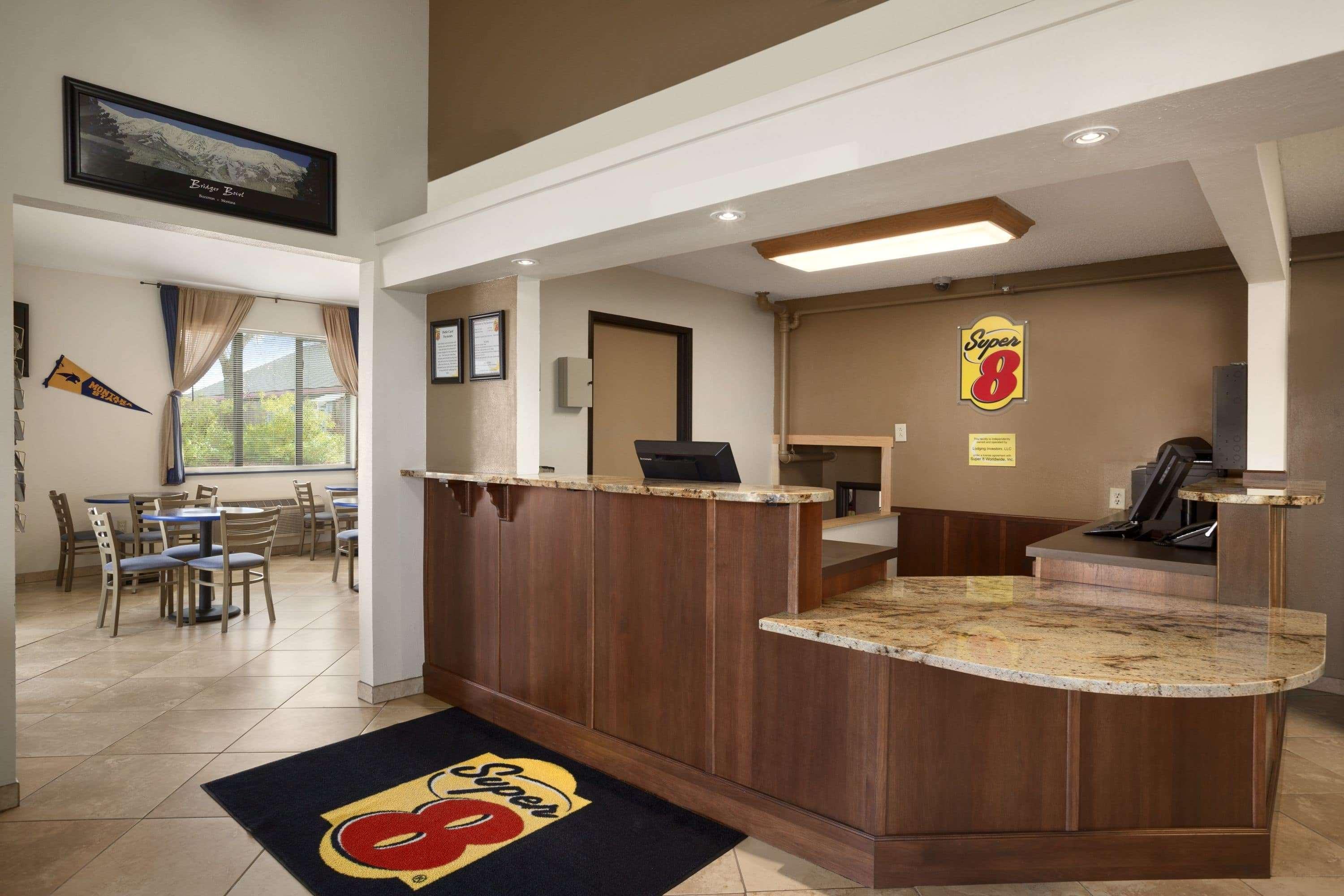 Super 8 By Wyndham Hotel 2*