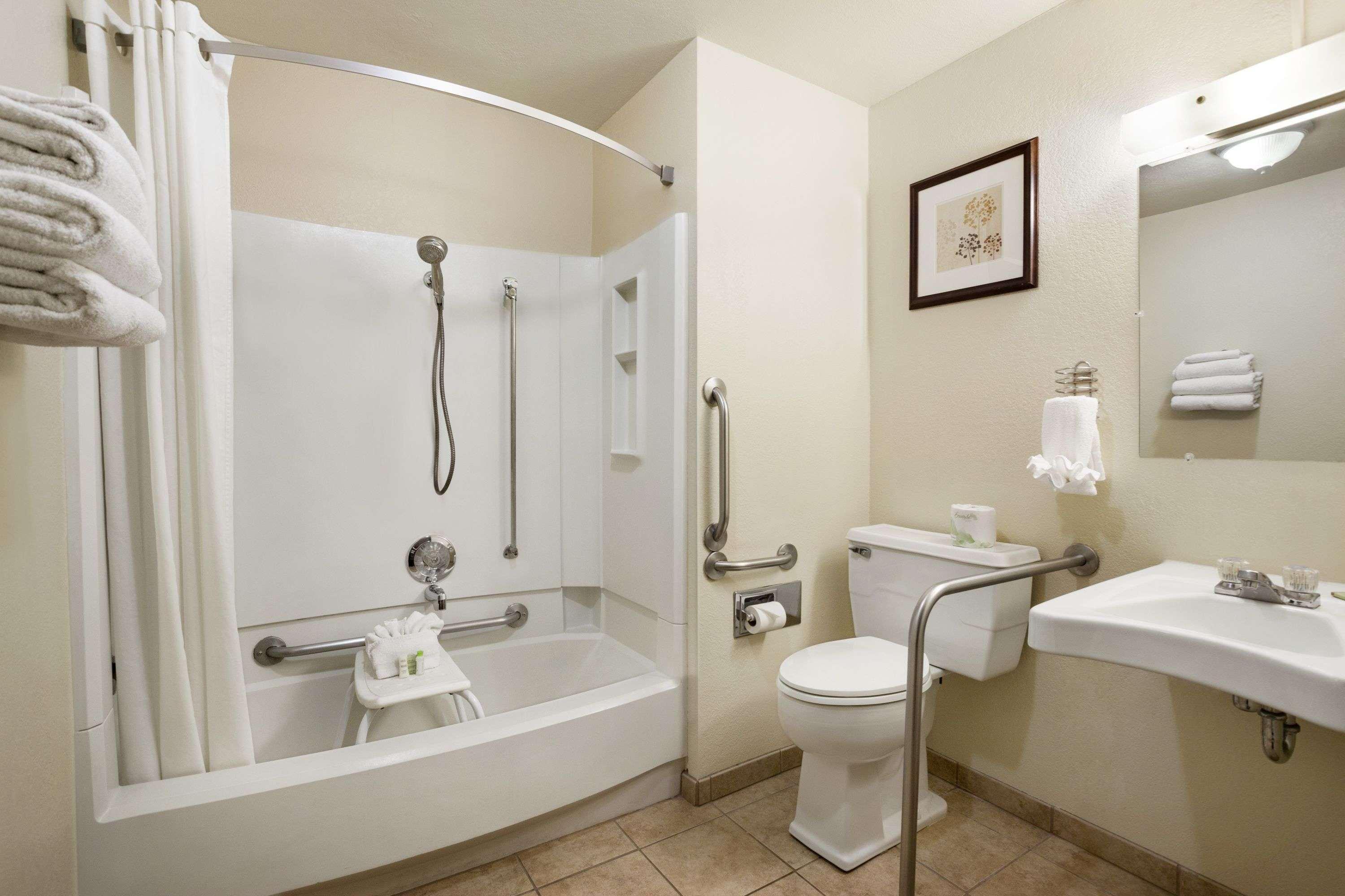 Super 8 By Wyndham Hotel