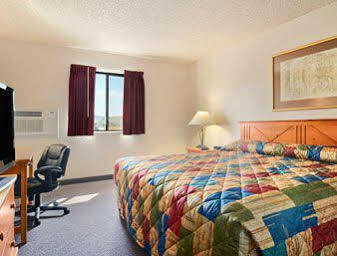 Super 8 By Wyndham Hotel